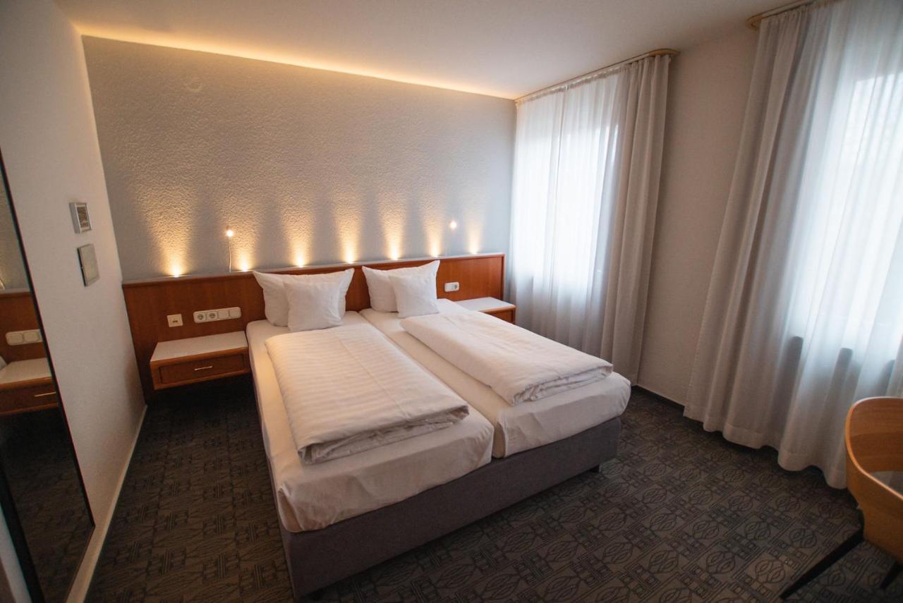 Hotel Am Main Veitshochheim Exterior photo